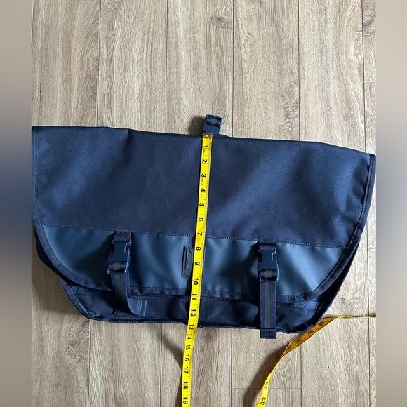 Chrome Messenger Bag - Picture 5 of 6